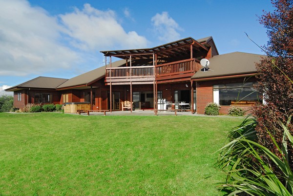 Sold to overseas owners &#8211; this lush farm in the Bay of Plenty was bought by an English couple following Bayleys' UK marketing campaign in 2009. 